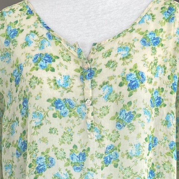 Bobbie Brooks lightweight sheer floral blouse with 3/4 sleeves. Women's size 2X - Picture 4 of 8